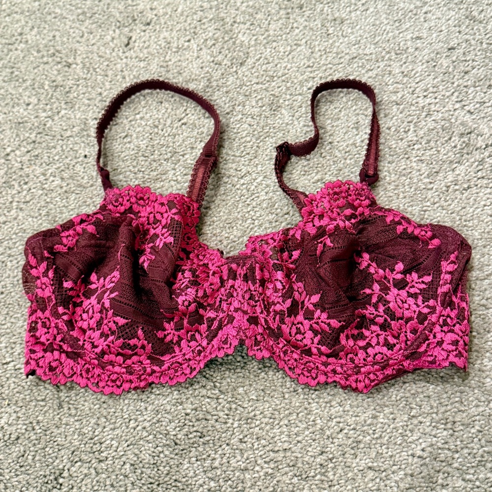 Wacoal Embrace Lace Underwire Bra Burgundy Pink Floral Lace Size 36C